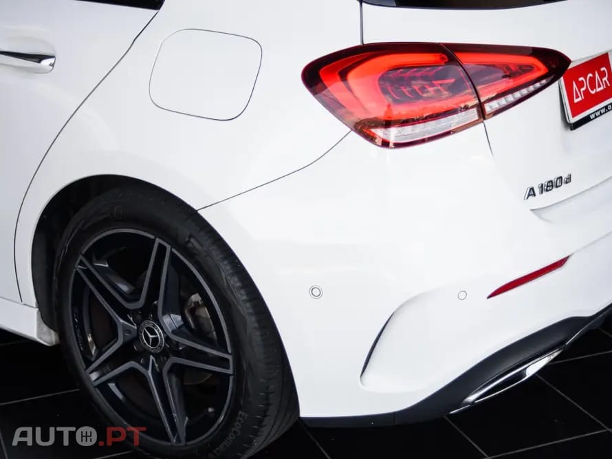 Mercedes-Benz A 180 d AMG Line