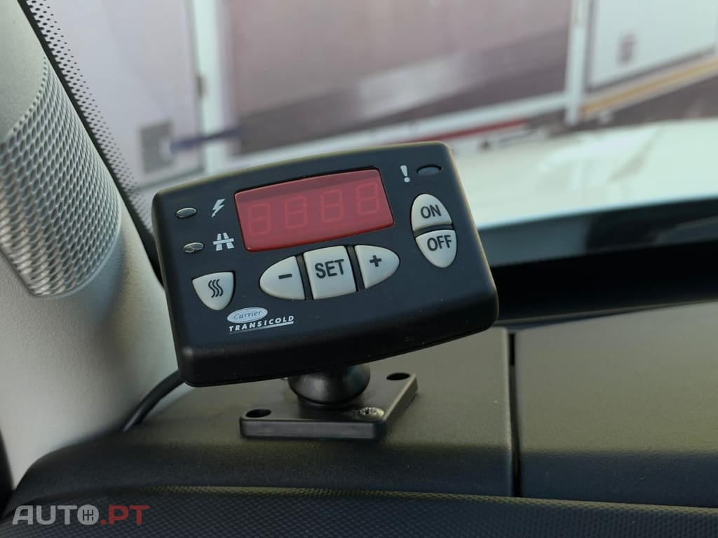 Iveco Daily CONGELAÇÃO+PLATAFORMA