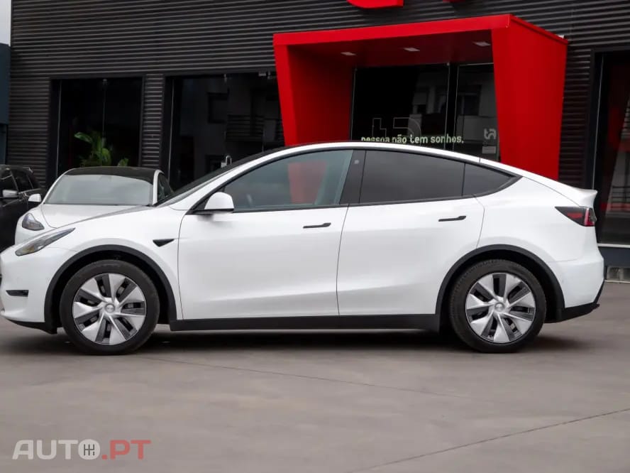 Tesla Model Y Long Range Dual Motor AWD