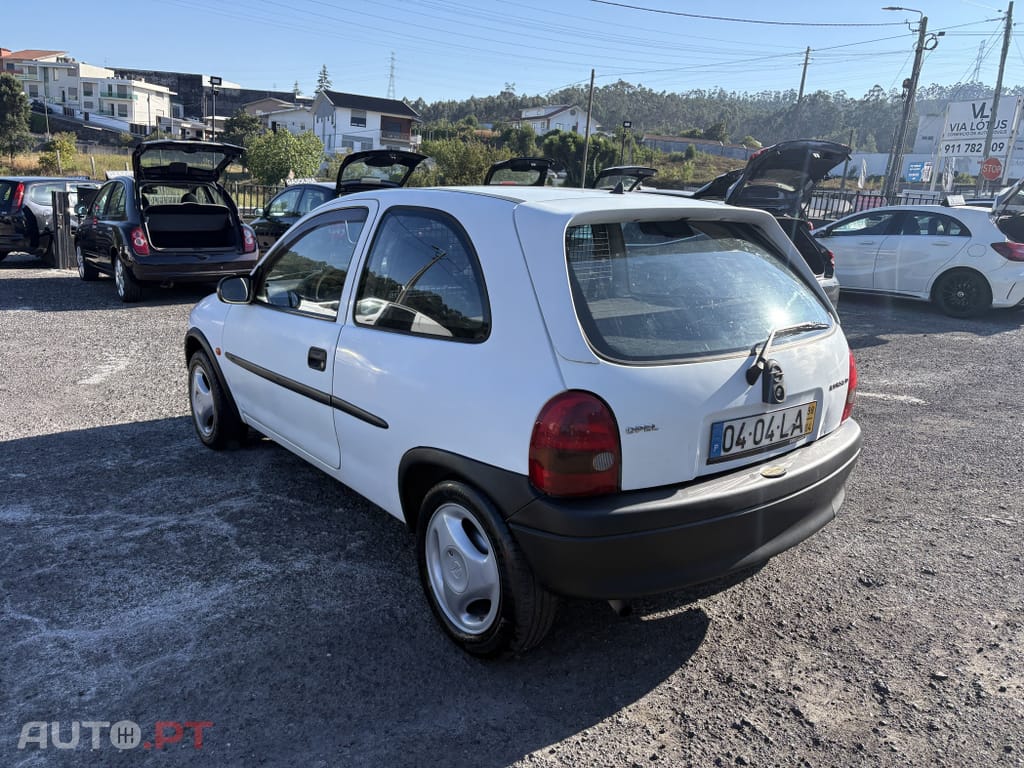 Opel Corsa 1.7 D Janelas Base