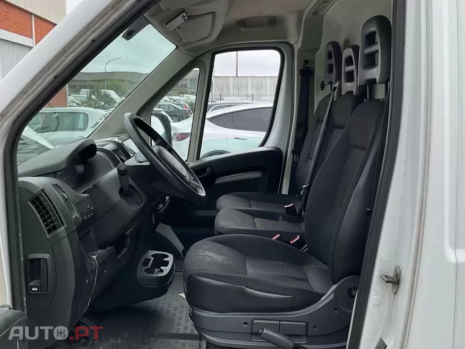 Peugeot Boxer   2.2 BlueHDi 335 L3H3 Pro