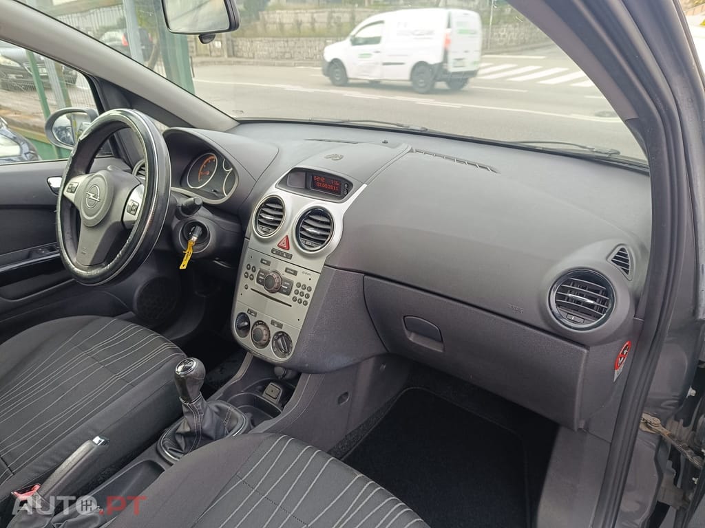 Opel Corsa 1.2 Enjoy