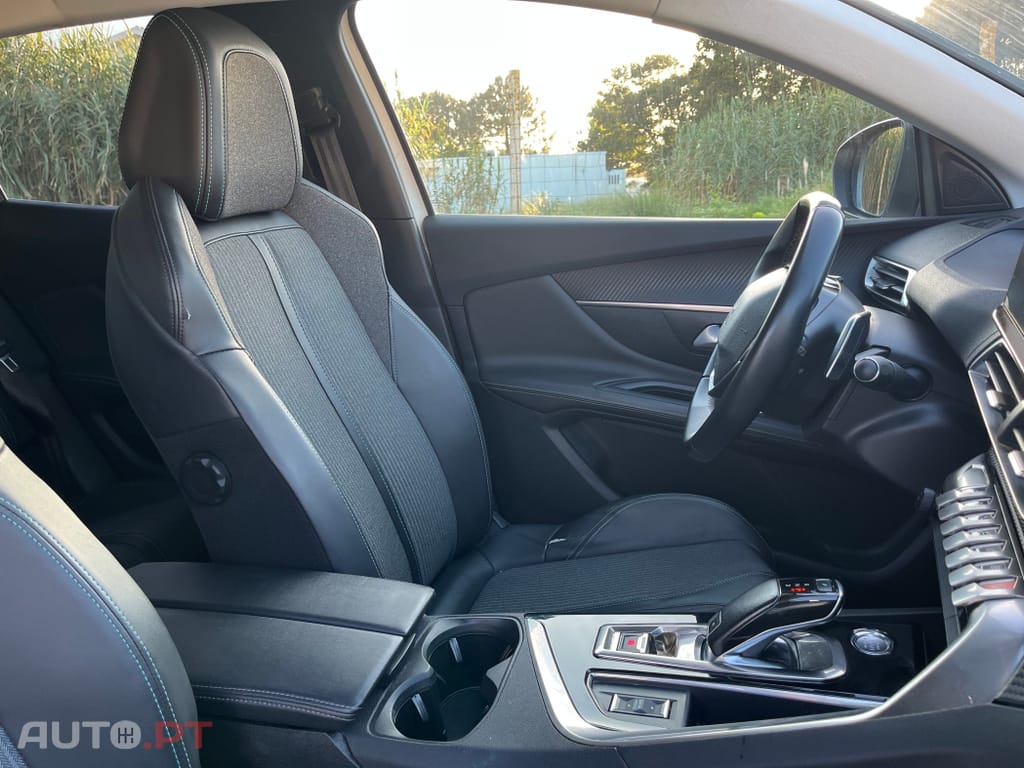 Peugeot 3008 1.5 BlueHDi Allure Pack EAT8