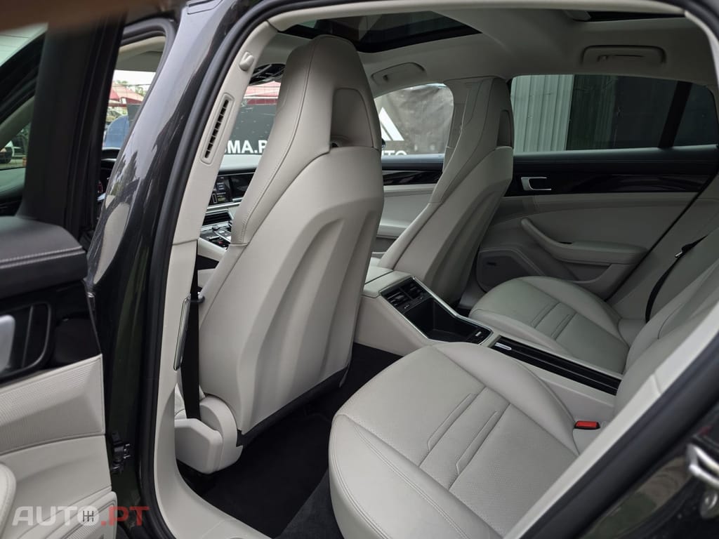 Porsche Panamera 4 E-Hybrid