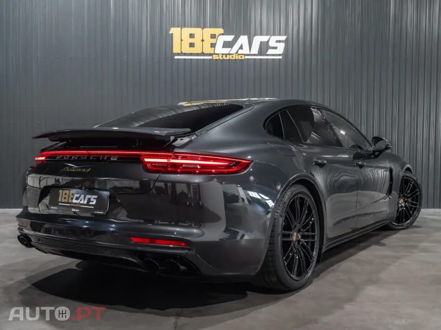 Porsche Panamera 4 E-Hybrid