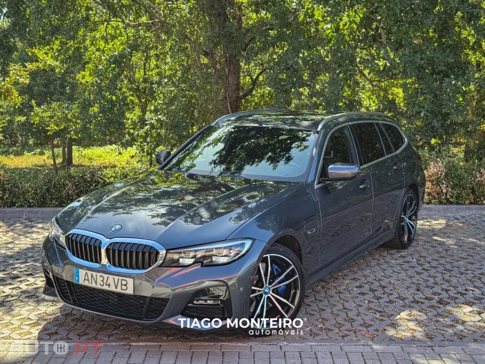 BMW 330 e Pack Desportivo M Auto