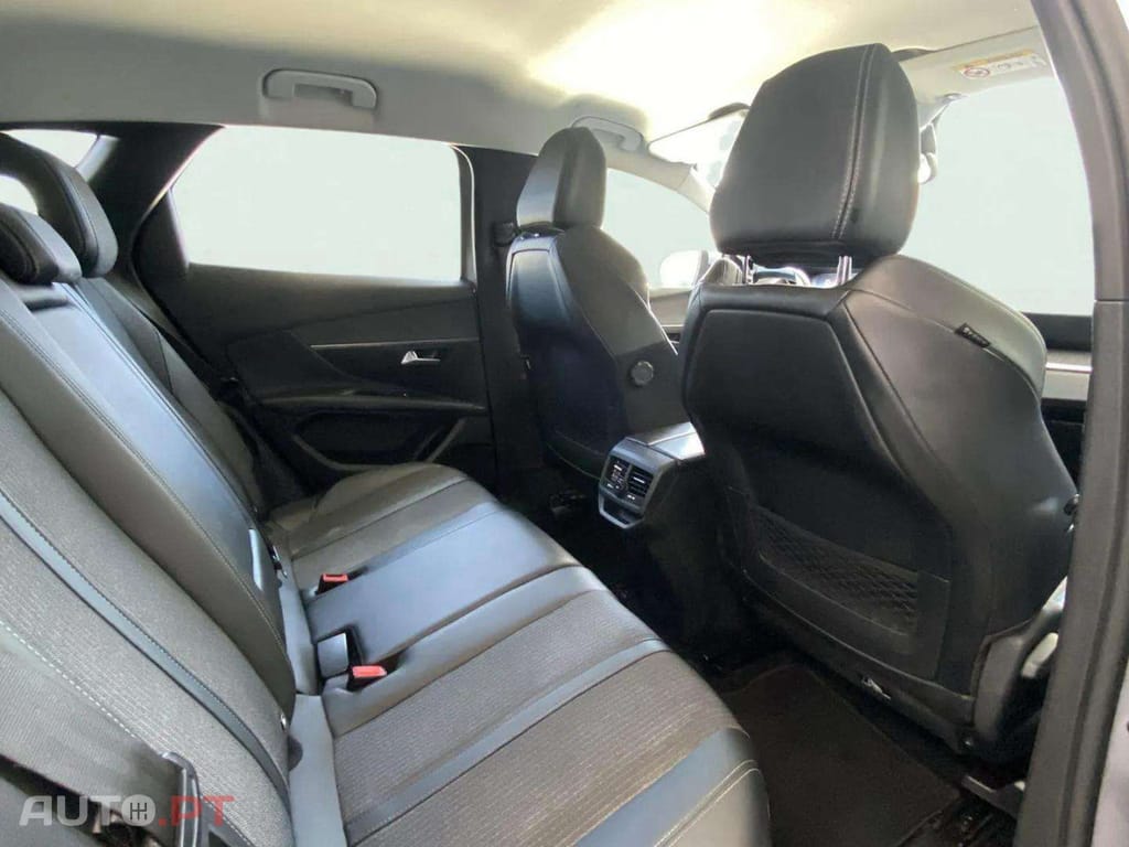 Peugeot 3008 1.5 BlueHDi Allure EAT8