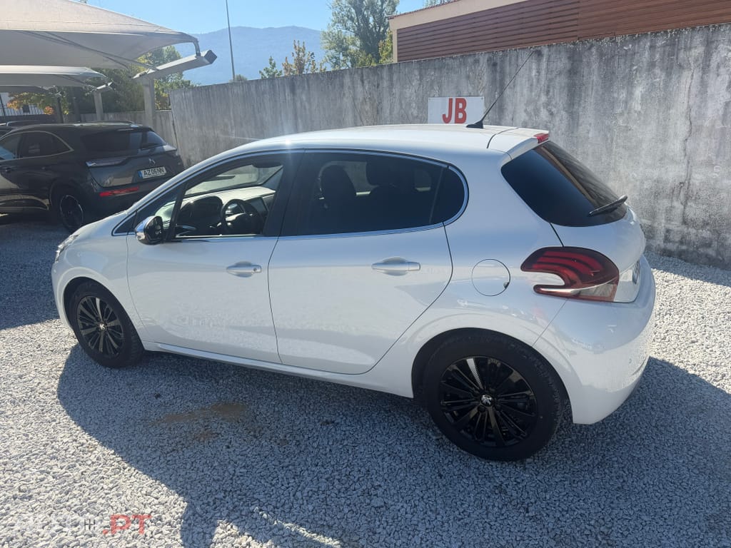 Peugeot 208 1.2 PureTech Allure