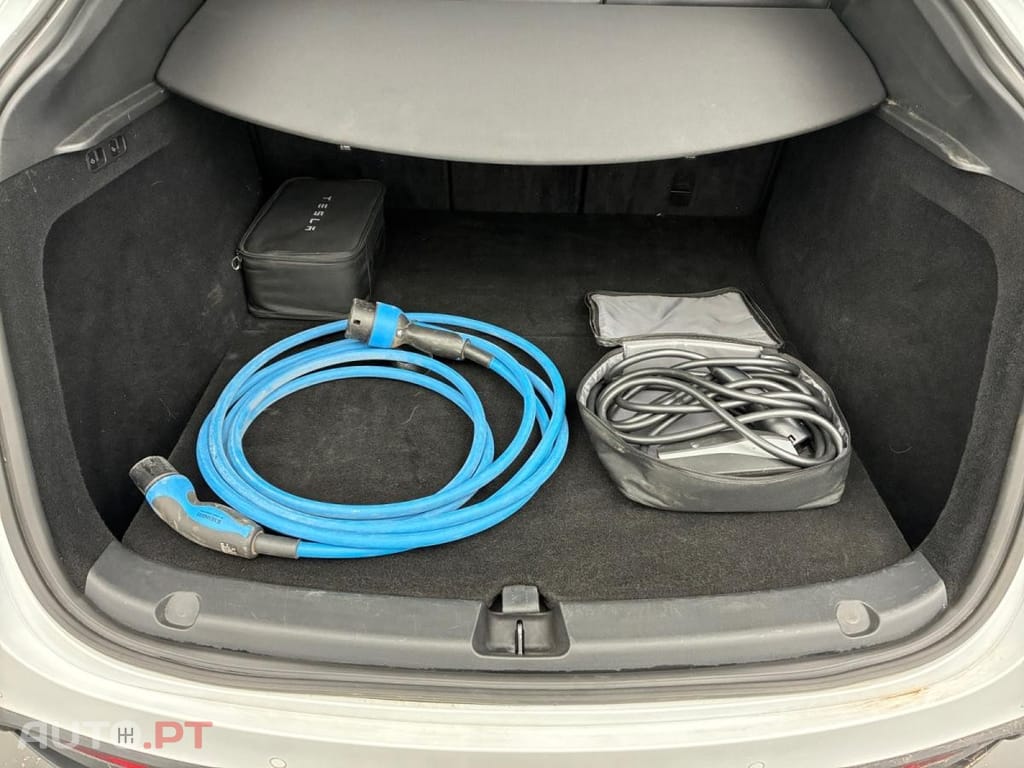 Tesla Model Y Long Range Dual Motor AWD