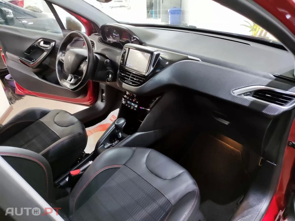 Peugeot 208 1.2 PureTech GT Line EAT6