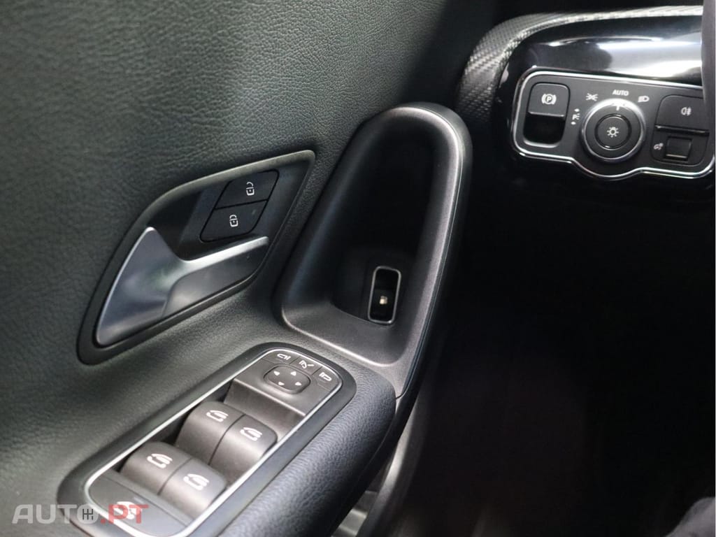 Mercedes-Benz A 250 e Auto BUSINESS LINE