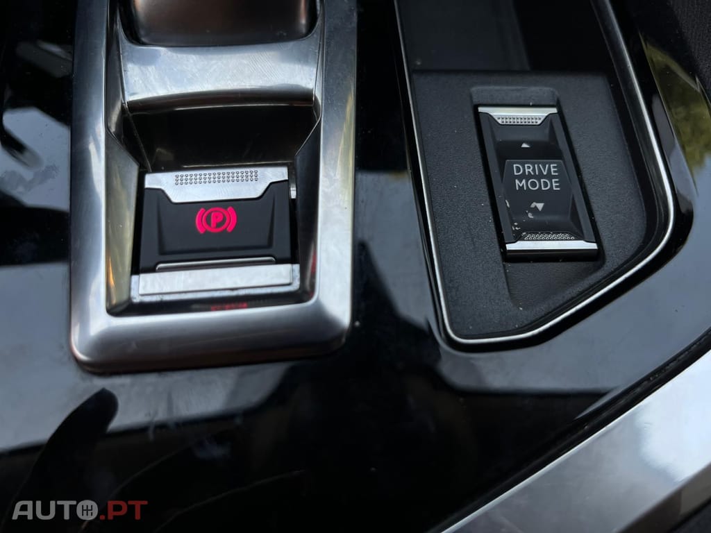 Peugeot 3008 I.V.A DEDUTÍVEL 1.6 ALLURE PACK HYBRID
