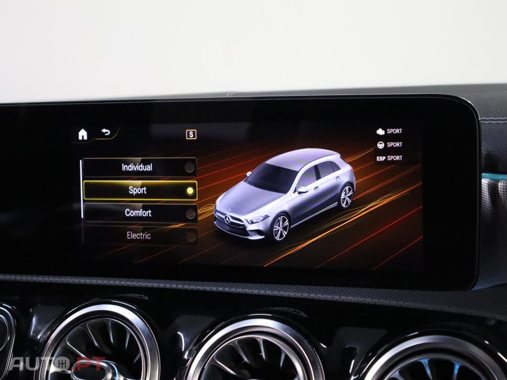 Mercedes-Benz A 250 e Auto AMG LINE