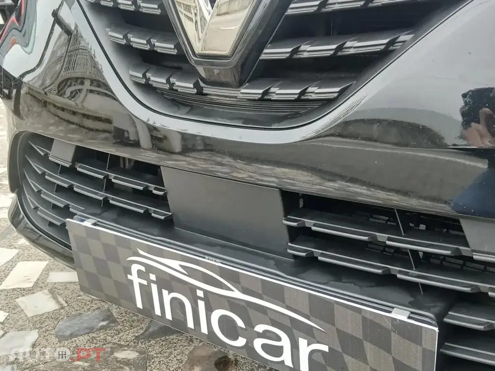 Renault Clio Outro