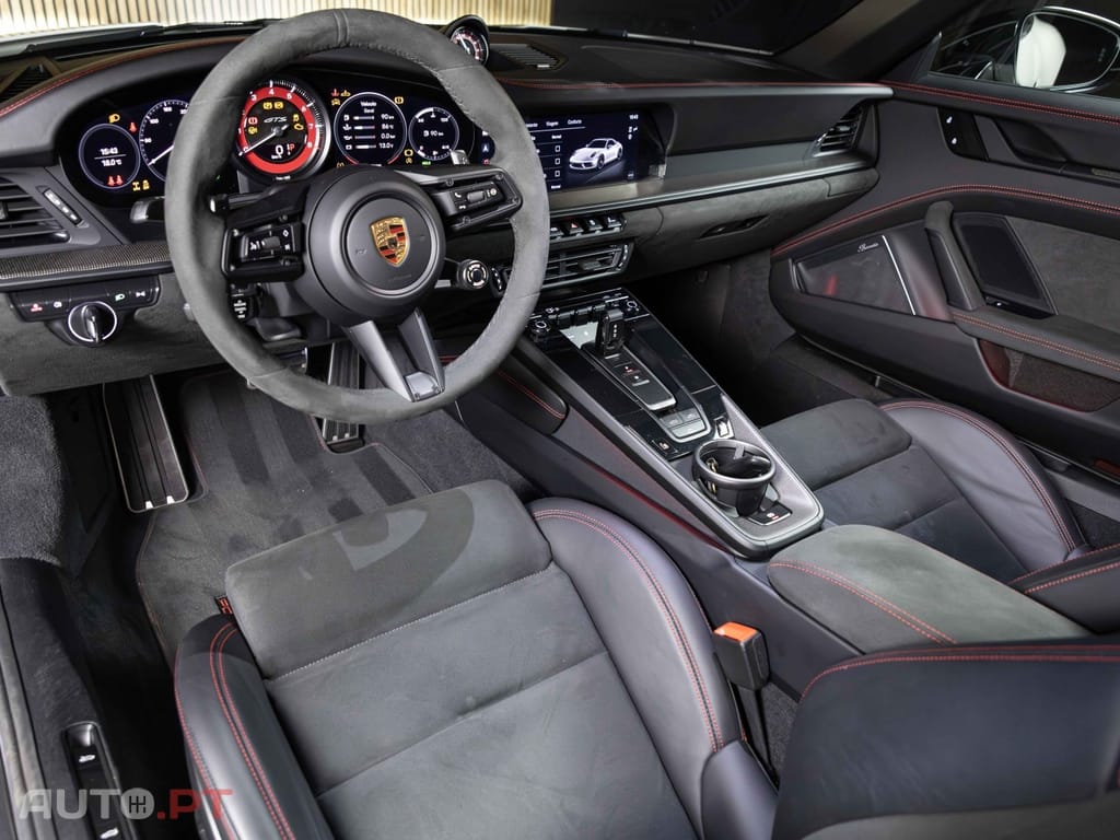 Porsche 911 Carrera 4 GTS Cabriolet