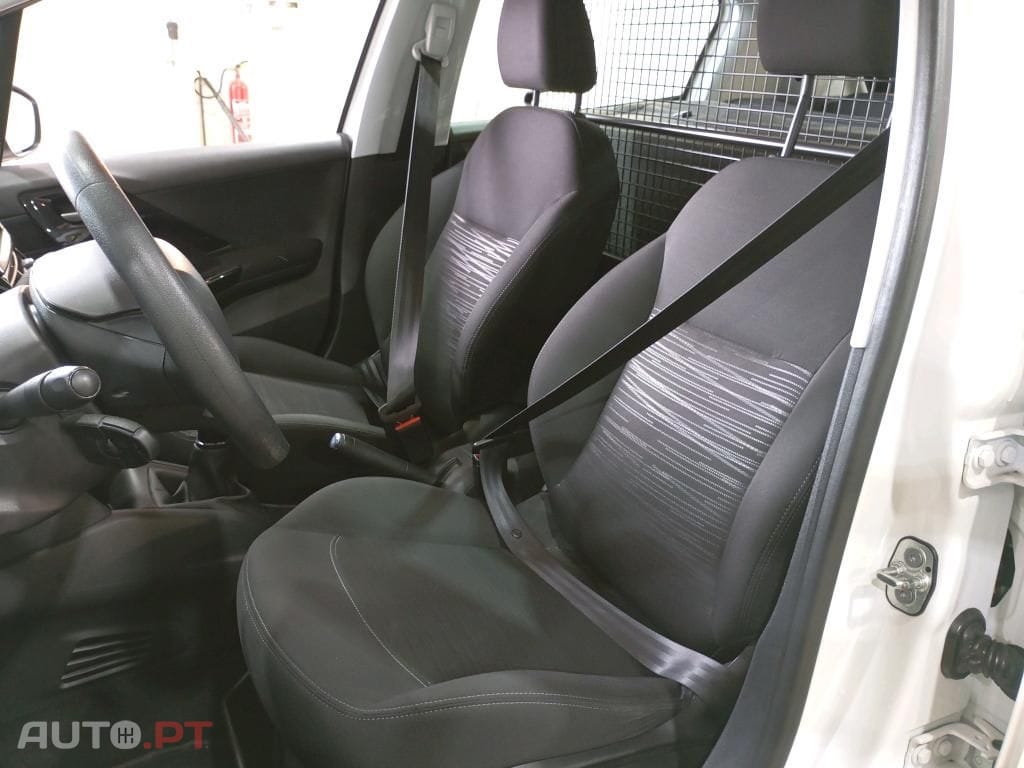 Peugeot 208 VAN 1.5 BlueHDi