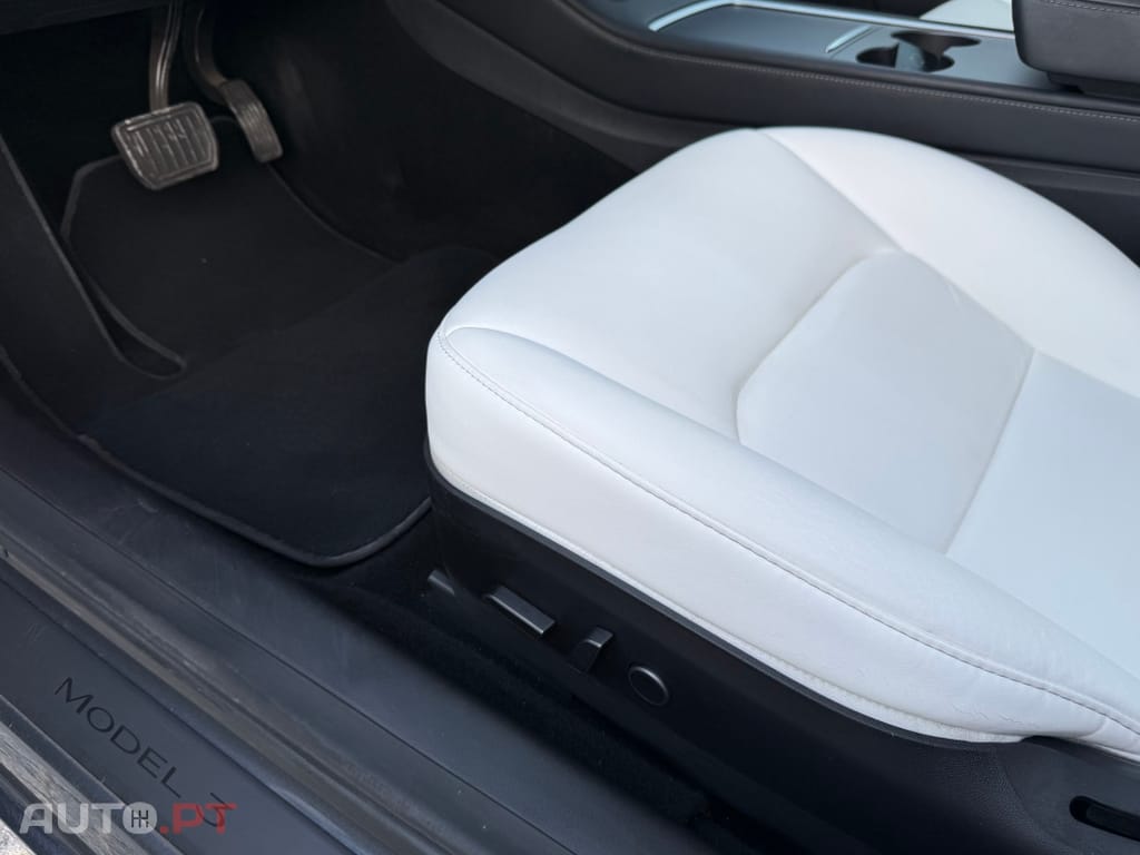 Tesla Model 3 Long-Range Dual Motor AWD