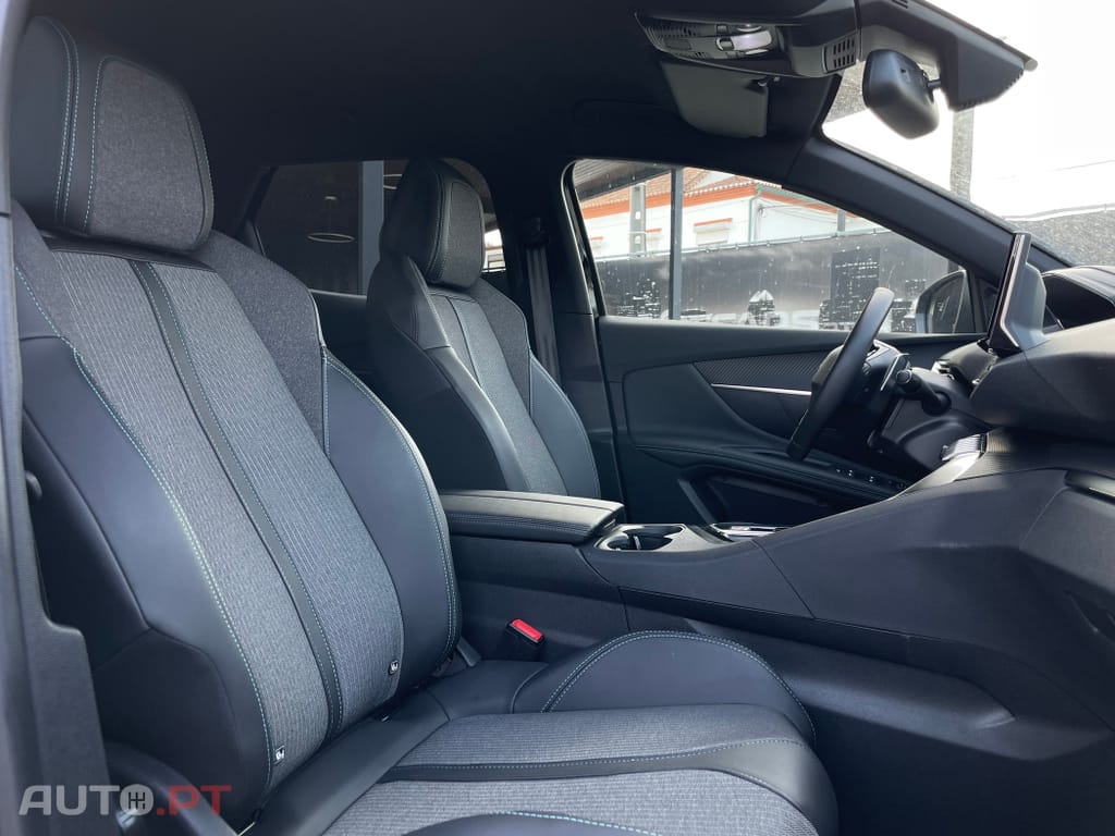 Peugeot 3008 1.2 Hybrid Allure e-DCS6