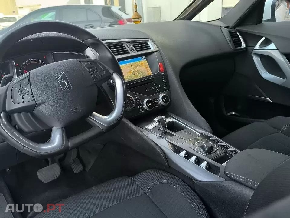 Citroen DS5 1.6 e-HDi Air. So Chic CMP6 112g