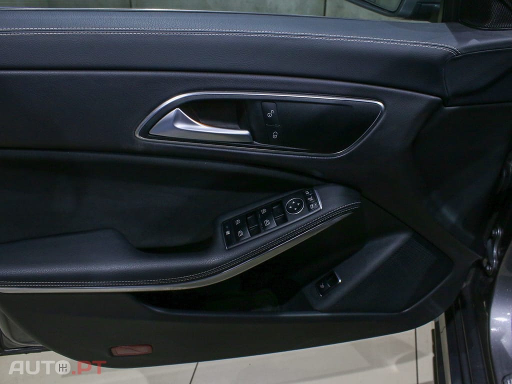 Mercedes-Benz CLA 180 AMG Line