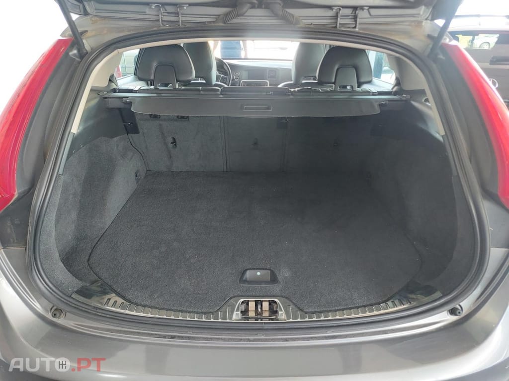 Volvo V60 2.0 D2 Momentum