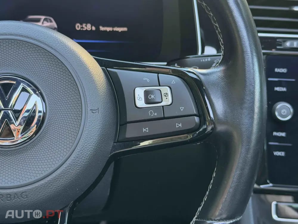 Volkswagen Golf R 4Motion (BlueMotion )