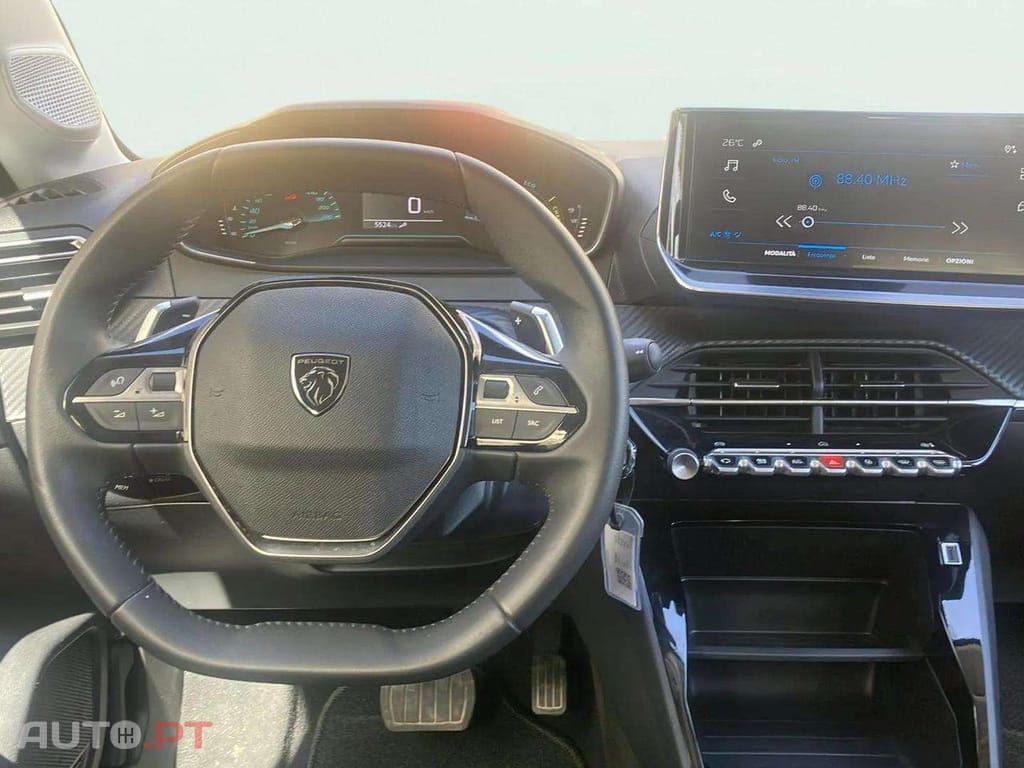 Peugeot 208 1.2 Hybrid Style e-DCS6