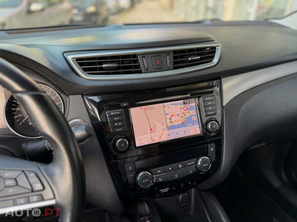 Nissan Qashqai 1.5 dCi N-Connecta J18