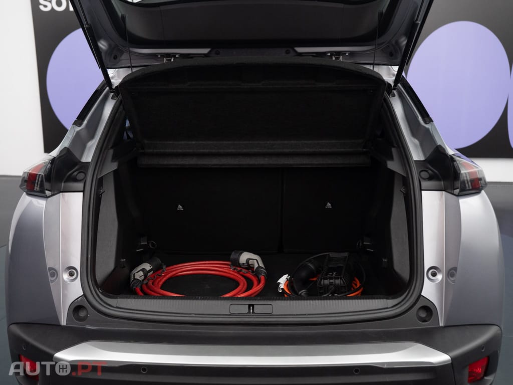 Peugeot E-2008 50 kWh Active