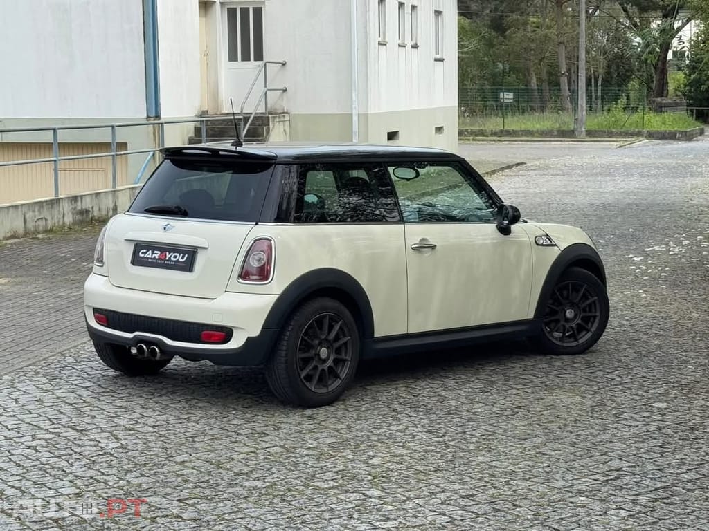 MINI Cooper Cooper S