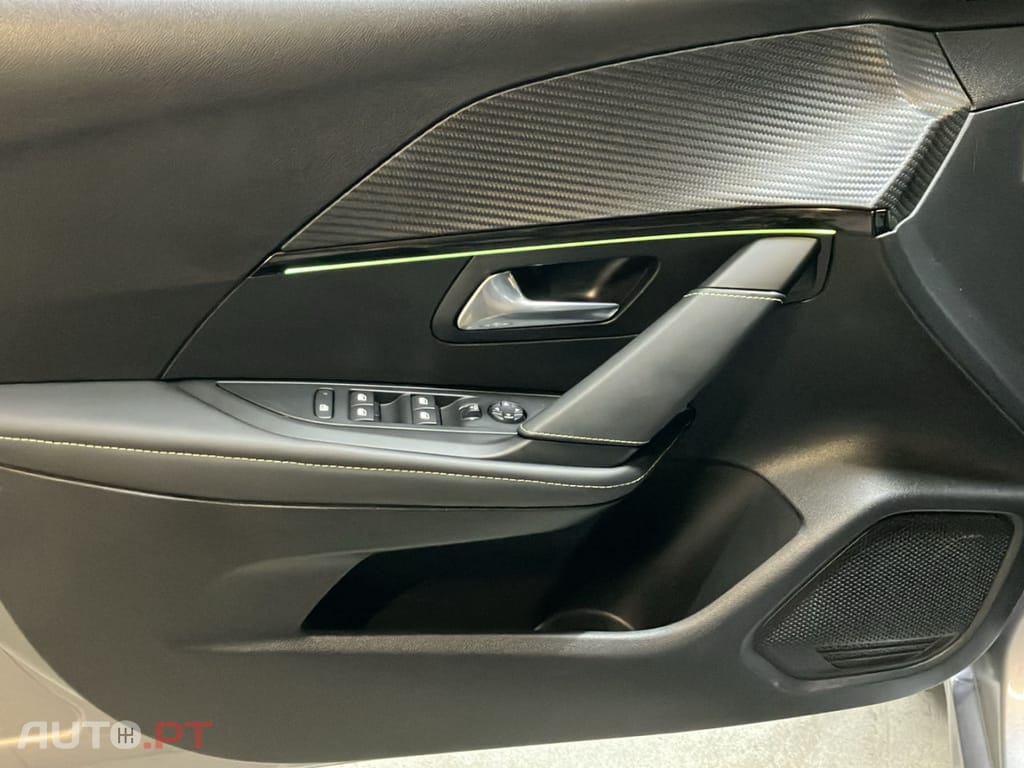 Peugeot E-208 50 KWh GT