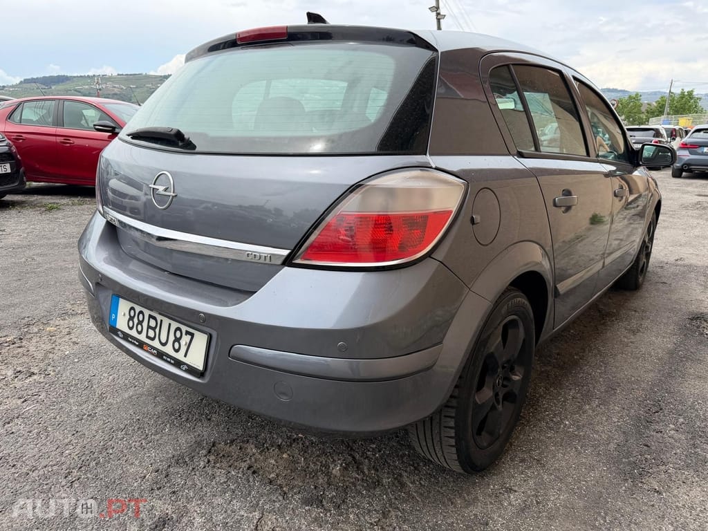 Opel Astra 1.3 CDTI Elegance