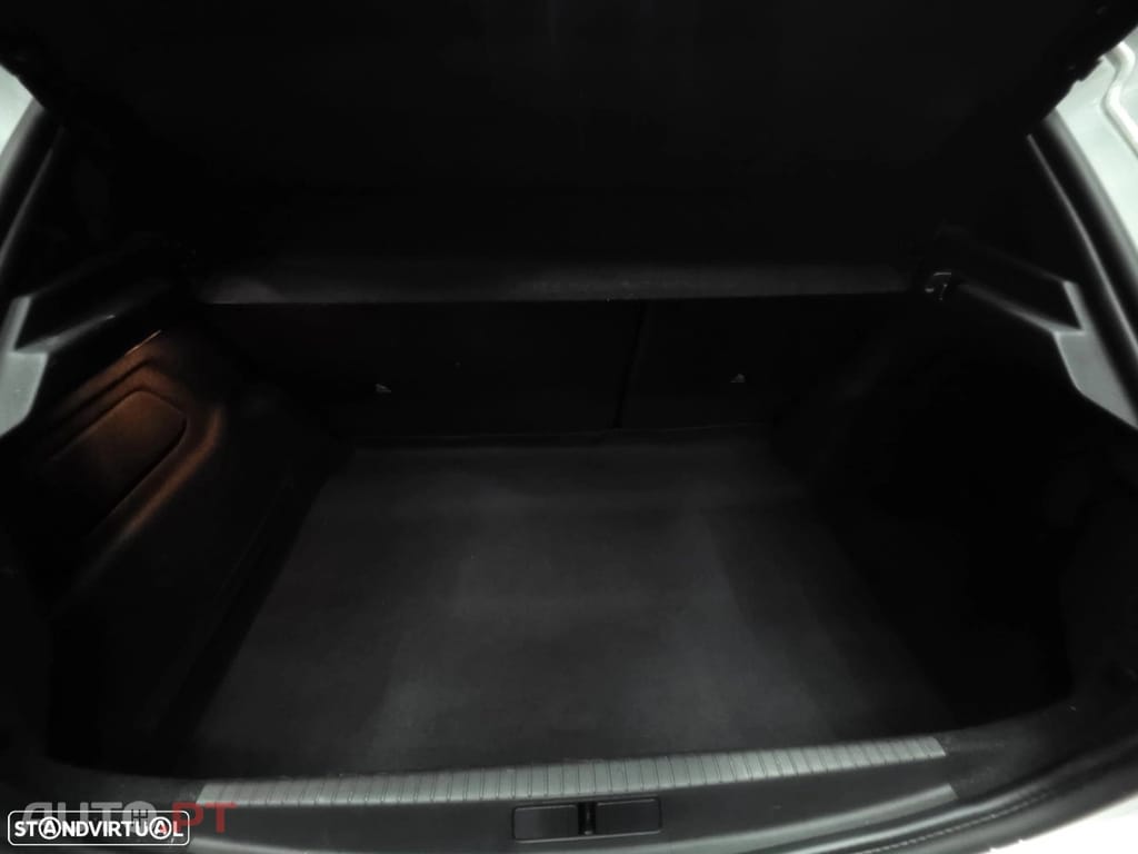 Peugeot E-208 50 kWh Allure Pack