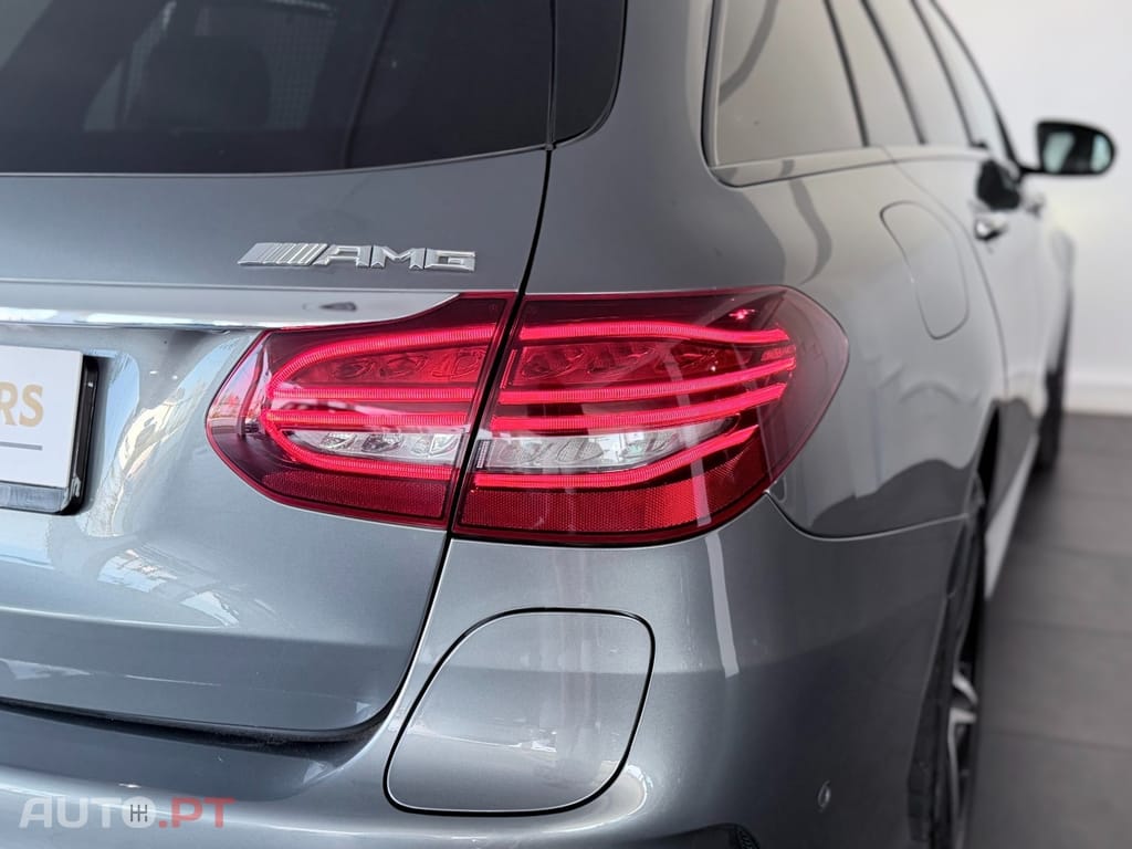 Mercedes-Benz C 300 de AMG Line