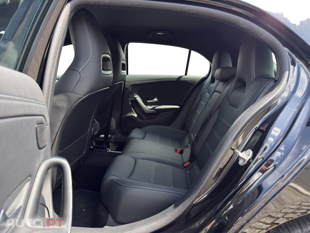 Mercedes-Benz A 250 e 8G-DCT AMG Line