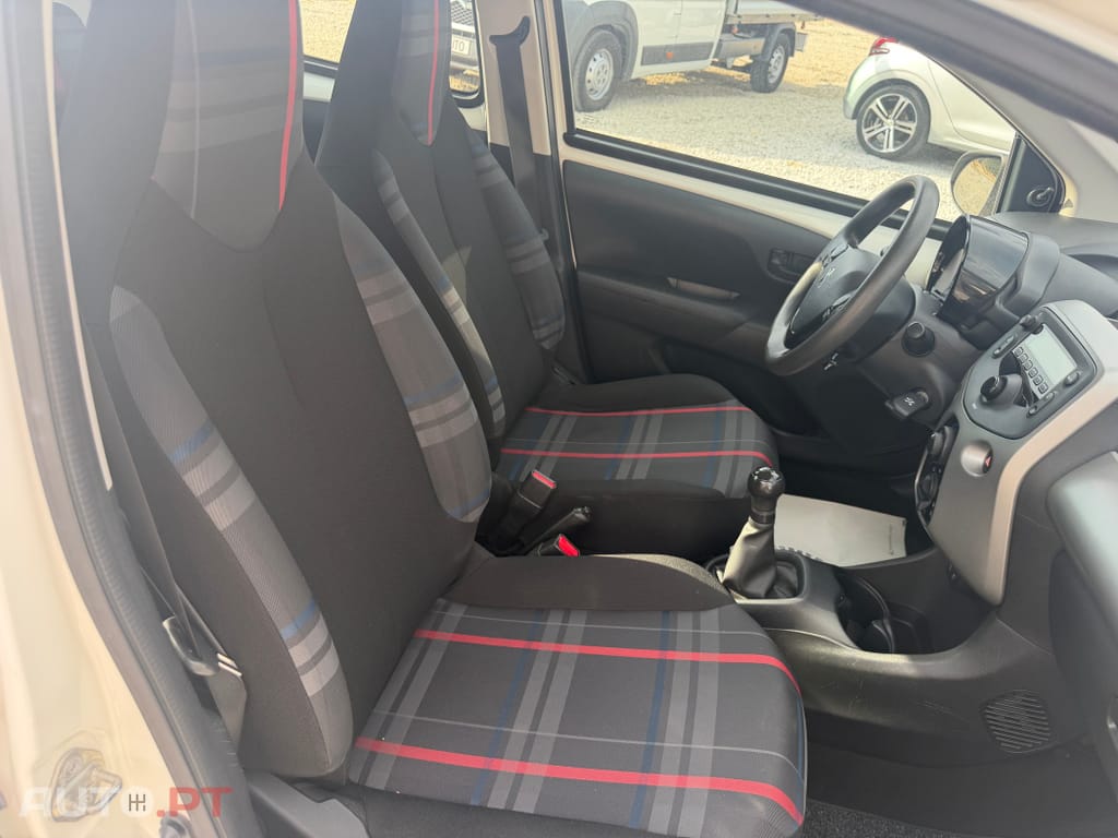 Peugeot 108 Outro