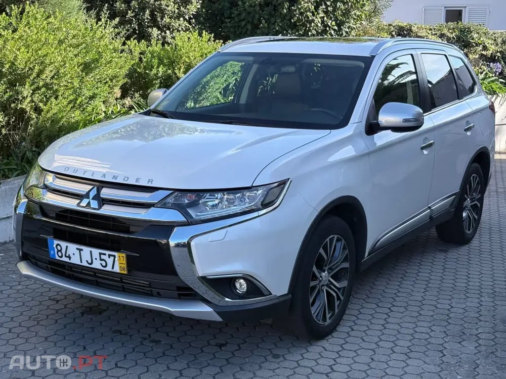 Mitsubishi Outlander 2.2 DI-D Instyle Navi