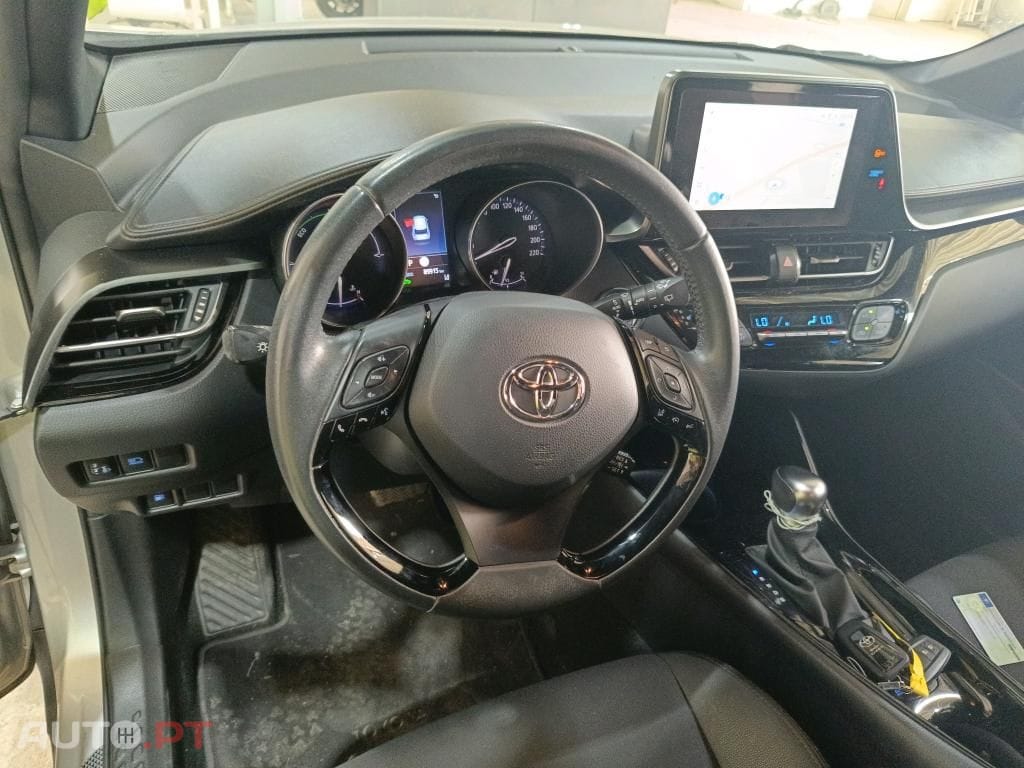 Toyota C-HR 1.8 Hybrid Square Collection