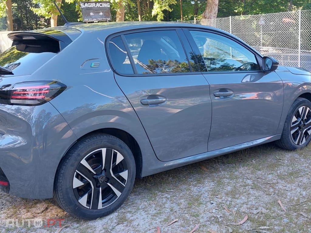 Peugeot E-208 50 kWh Style