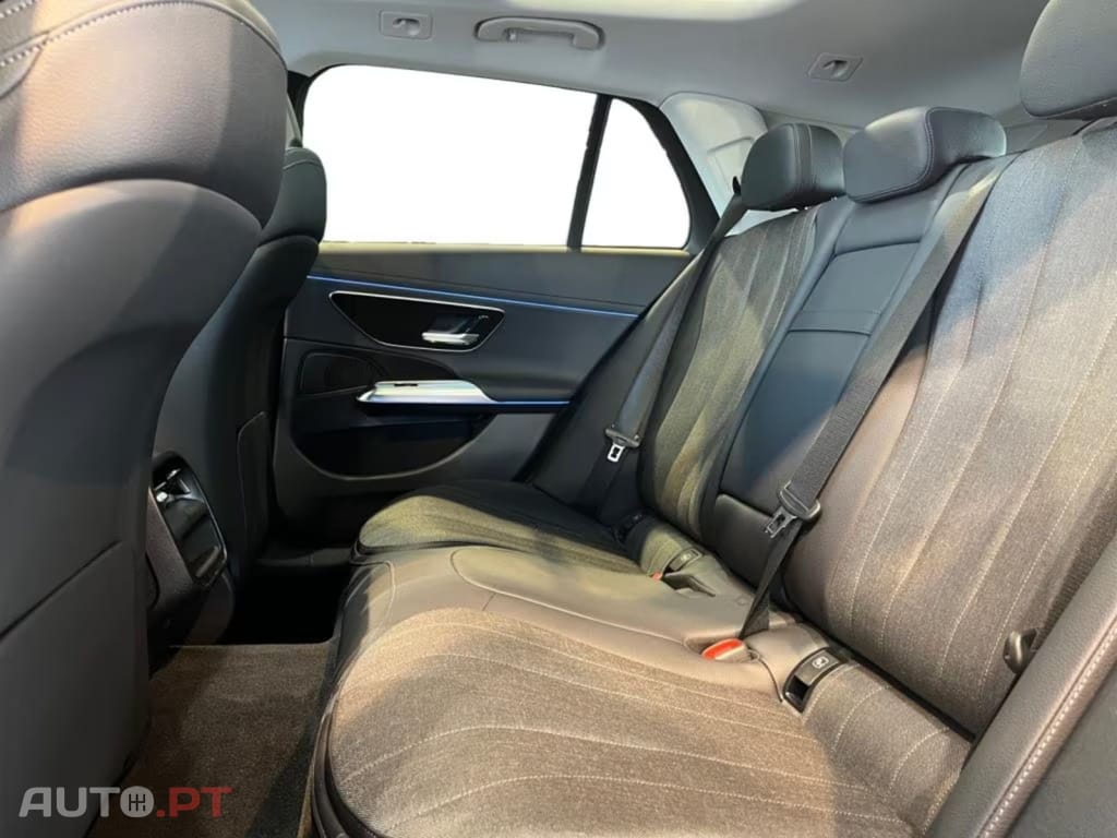 Mercedes-Benz E 300 I.V.A DEDUTIVEL de 4matic T Avantgarde