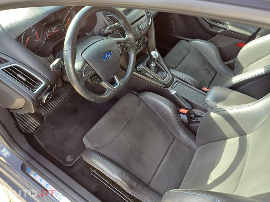 Ford Focus 2.3 EcoBoost S&S 4WD RS