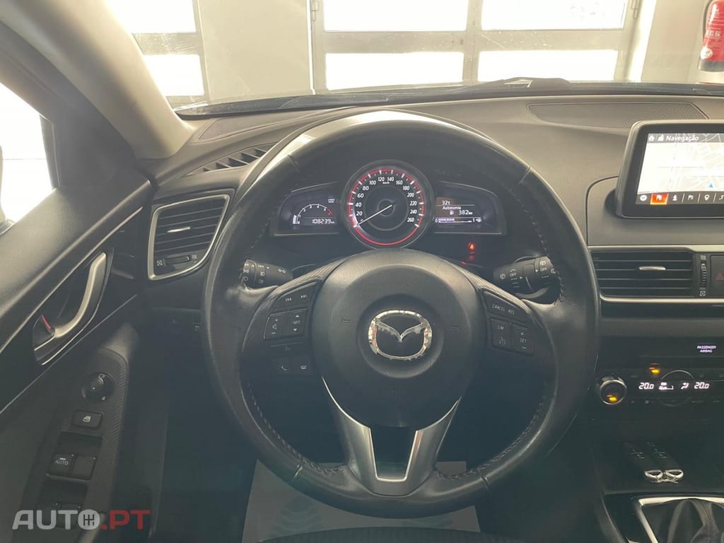 Mazda 3 1.5 Sky-D Evolve HS Navi