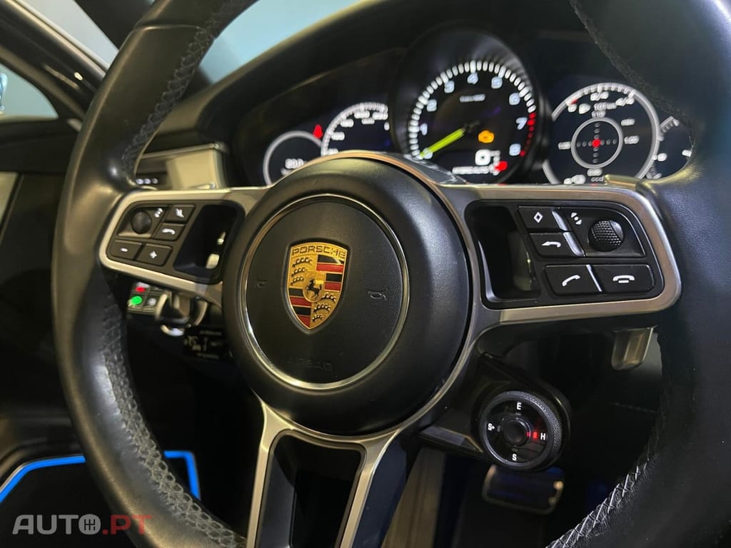 Porsche Panamera 4 E-Hybrid