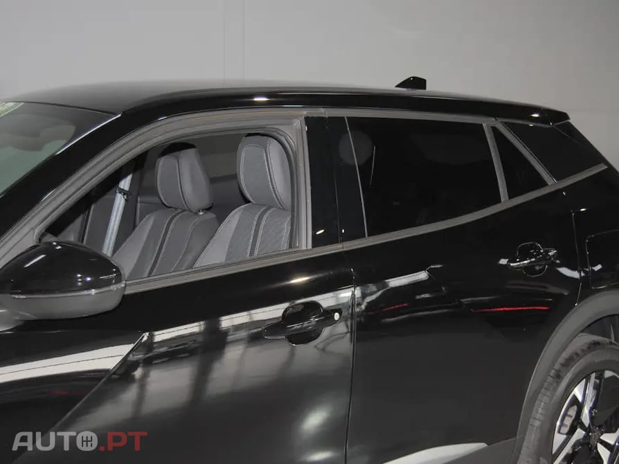 Peugeot 2008 1.2 Hybrid Allure e-DCS6