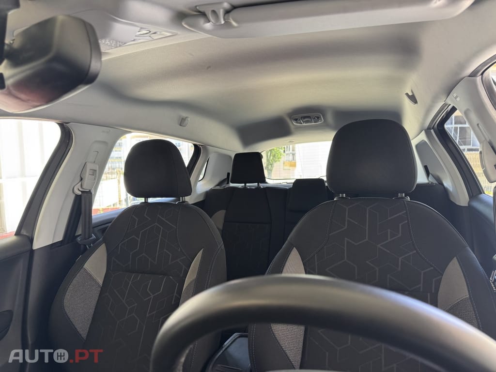 Peugeot 2008 1.2 PureTech Style — fotografia 18