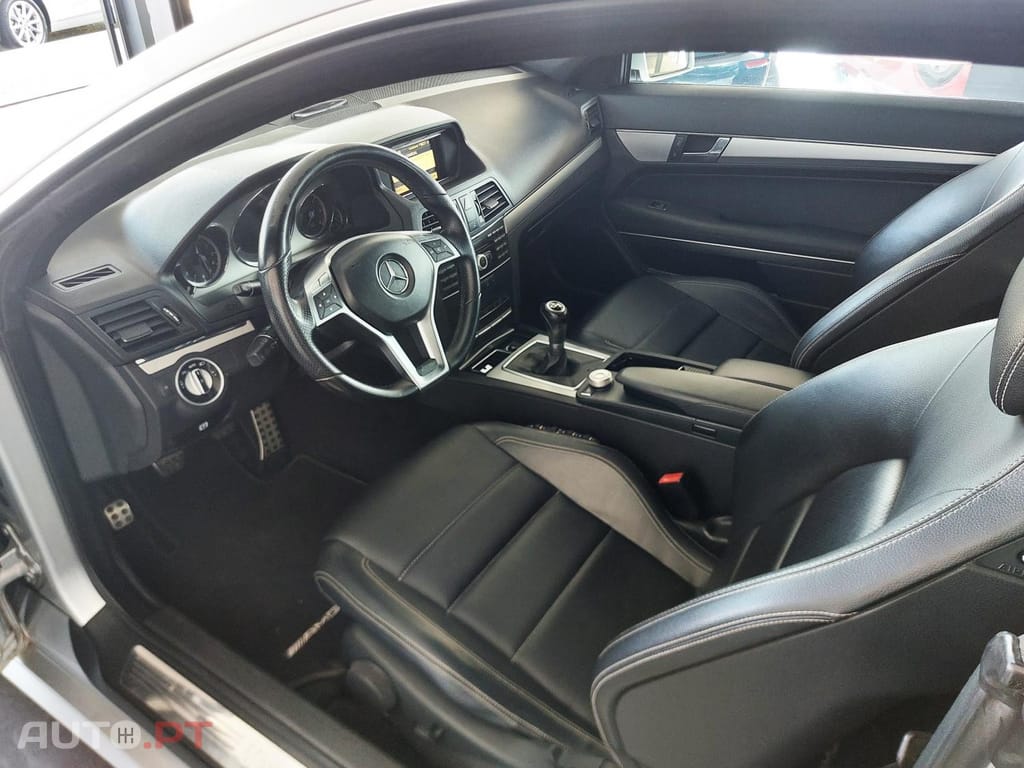 Mercedes-Benz E 220 CDI Avantgarde BlueEfficiency