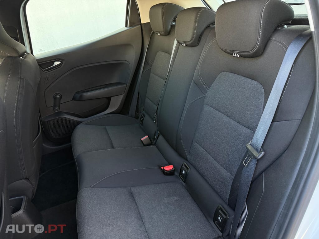 Renault Clio 1.6 E-Tech Full Hybrid Engineered