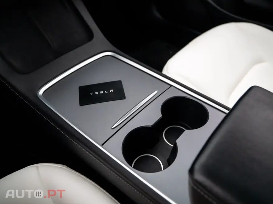 Tesla Model 3 Standard Range Plus RWD