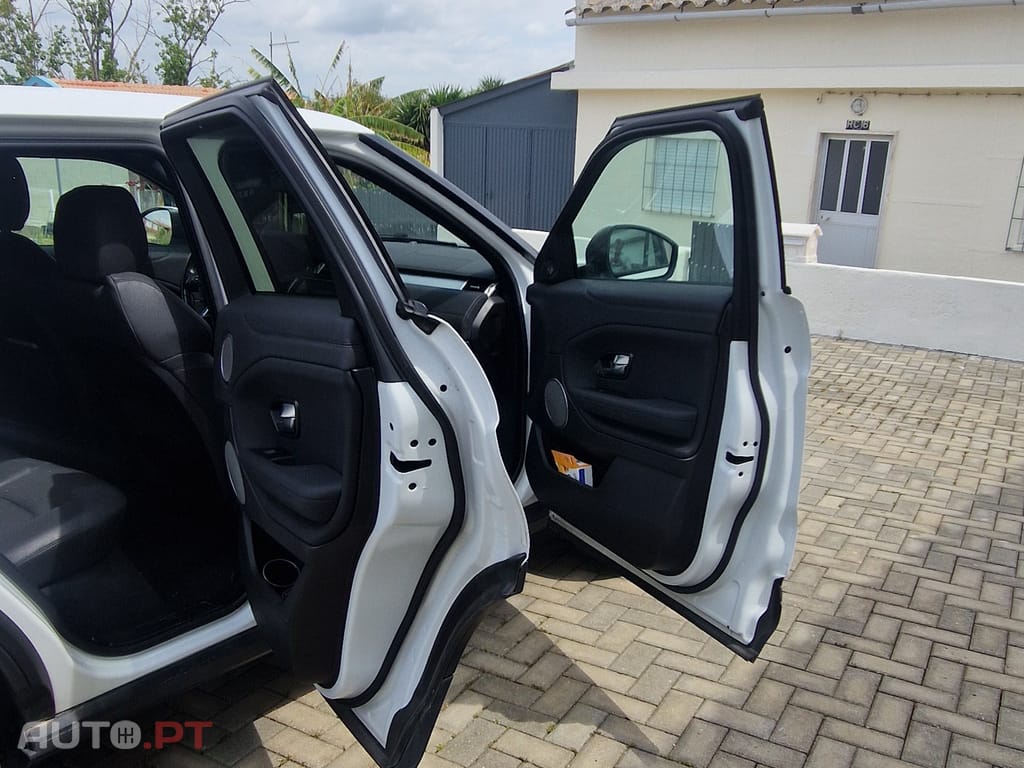 Land Rover Evoque 2000