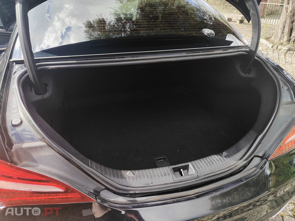 Mercedes-Benz CLA 180 d Urban